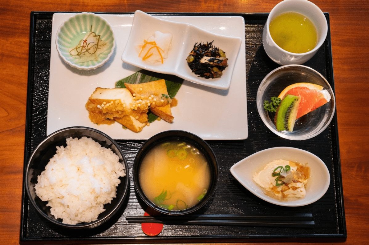 Vegeatarian Vegan breakfast meal in a ryokan in Kyoto